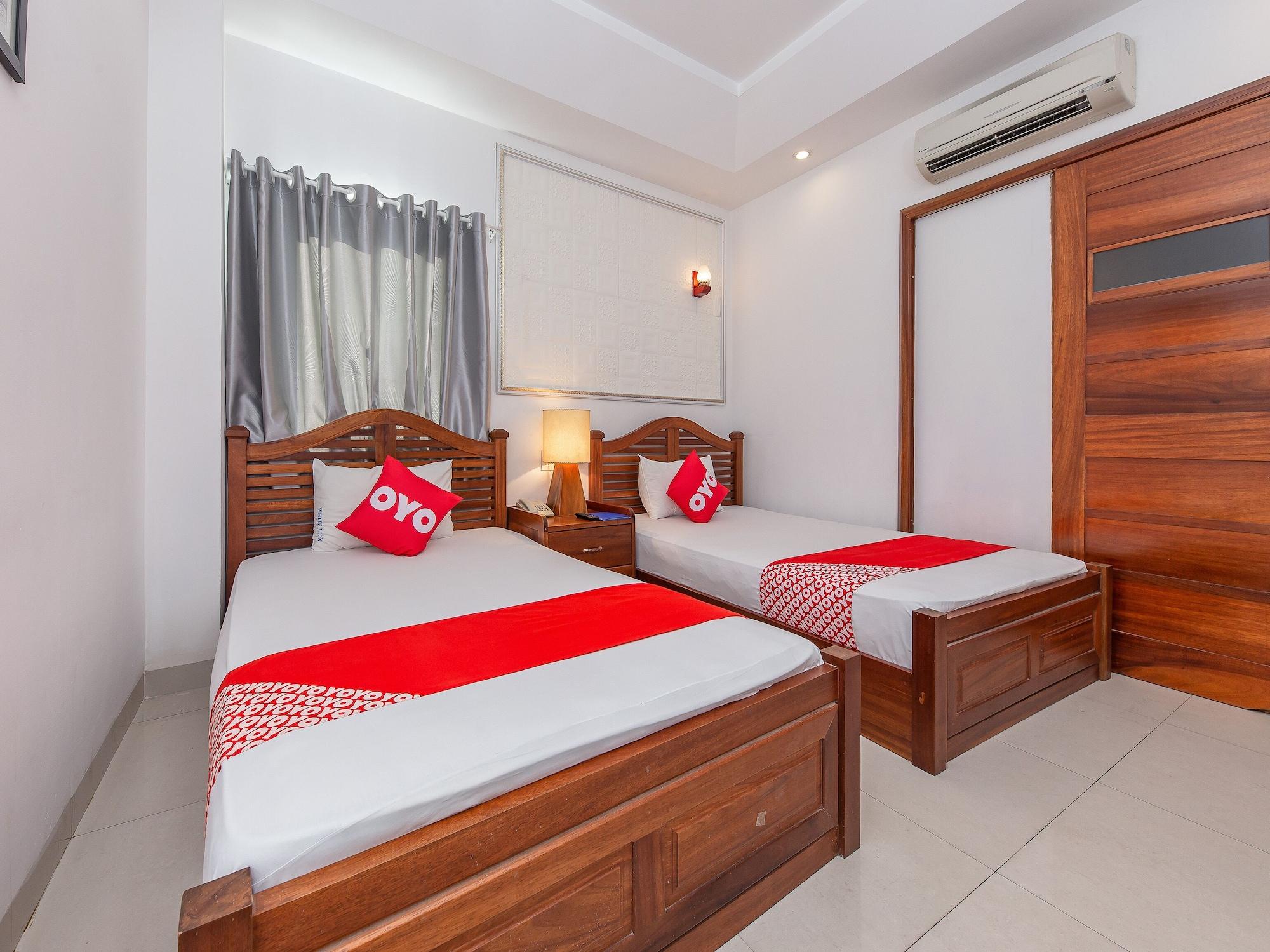 White Lion Hotel Нячанг Екстер'єр фото