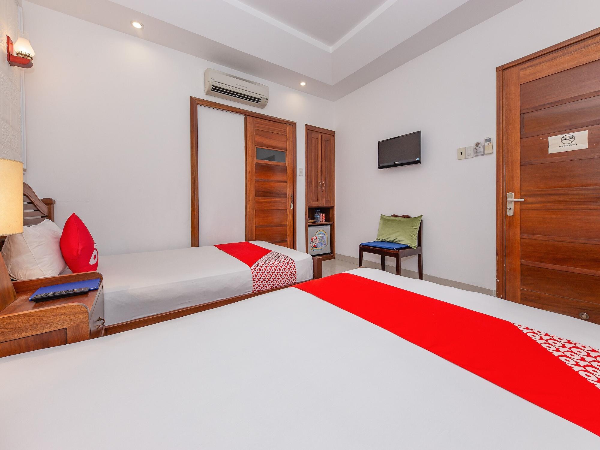 White Lion Hotel Нячанг Екстер'єр фото