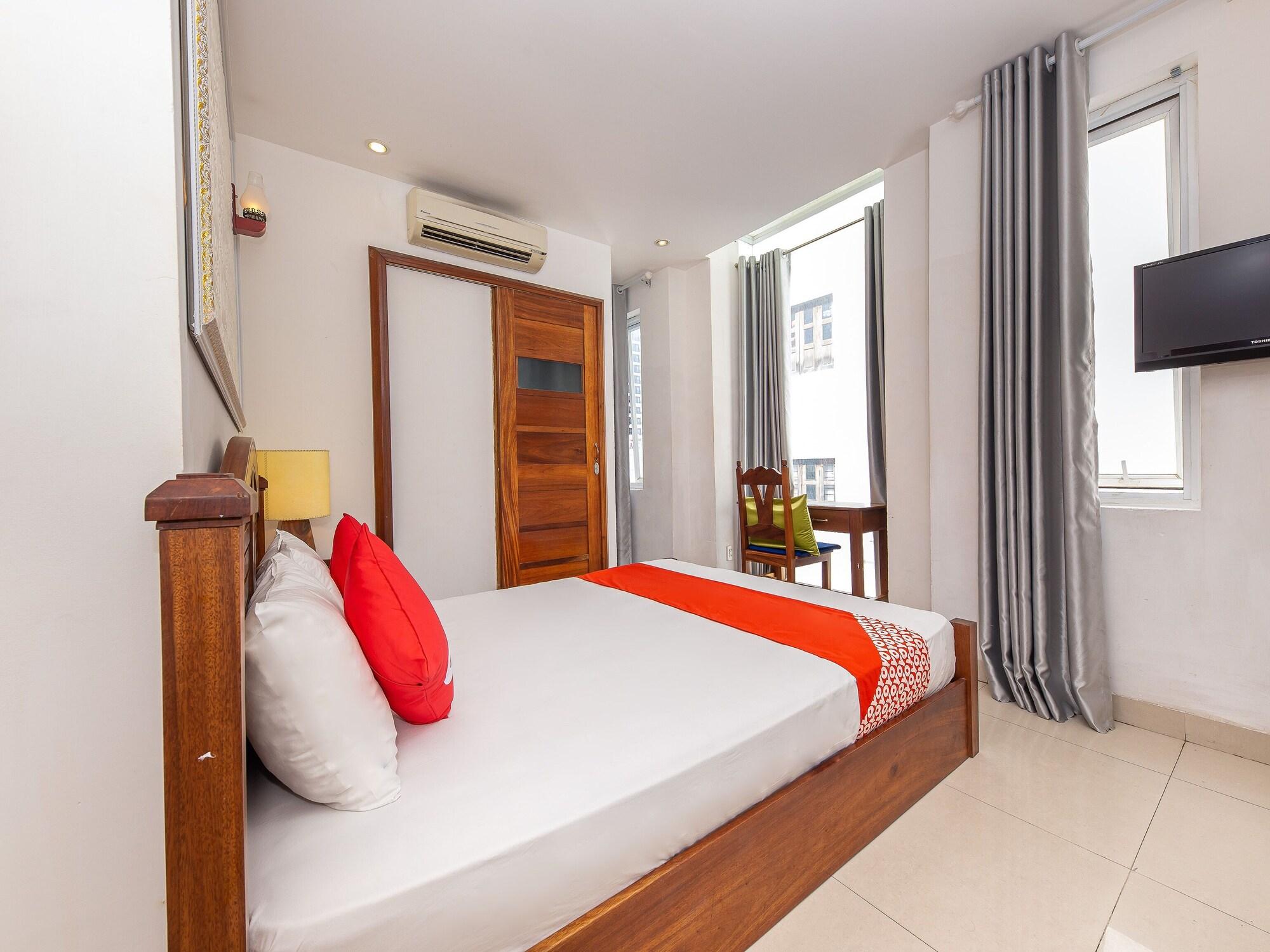 White Lion Hotel Нячанг Екстер'єр фото