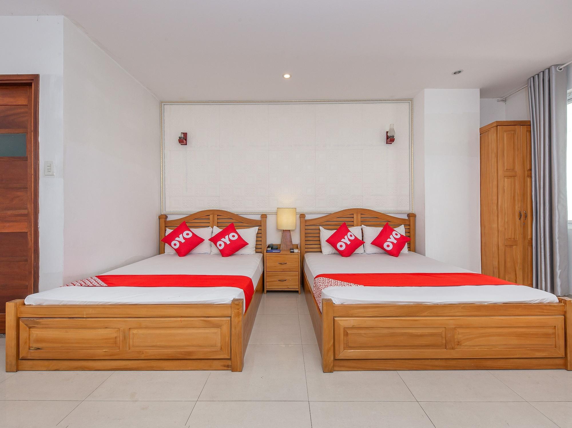 White Lion Hotel Нячанг Екстер'єр фото
