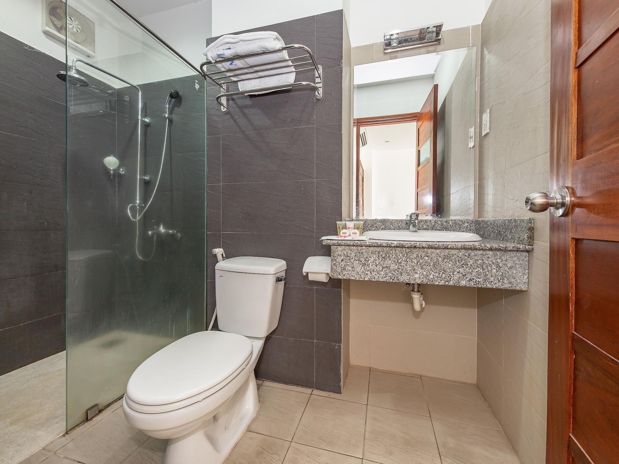 White Lion Hotel Нячанг Екстер'єр фото