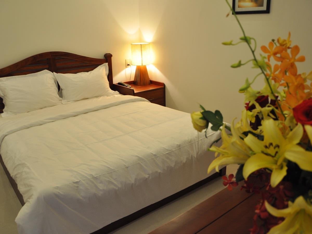 White Lion Hotel Нячанг Екстер'єр фото
