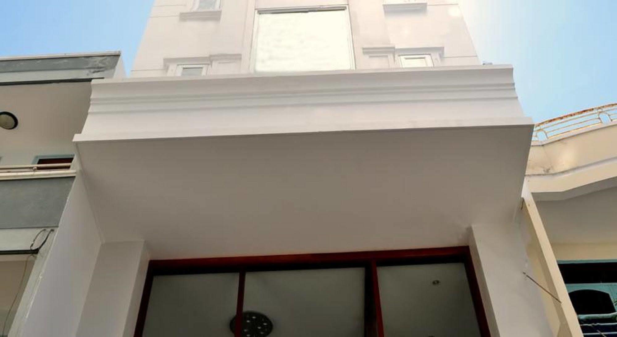 White Lion Hotel Нячанг Екстер'єр фото