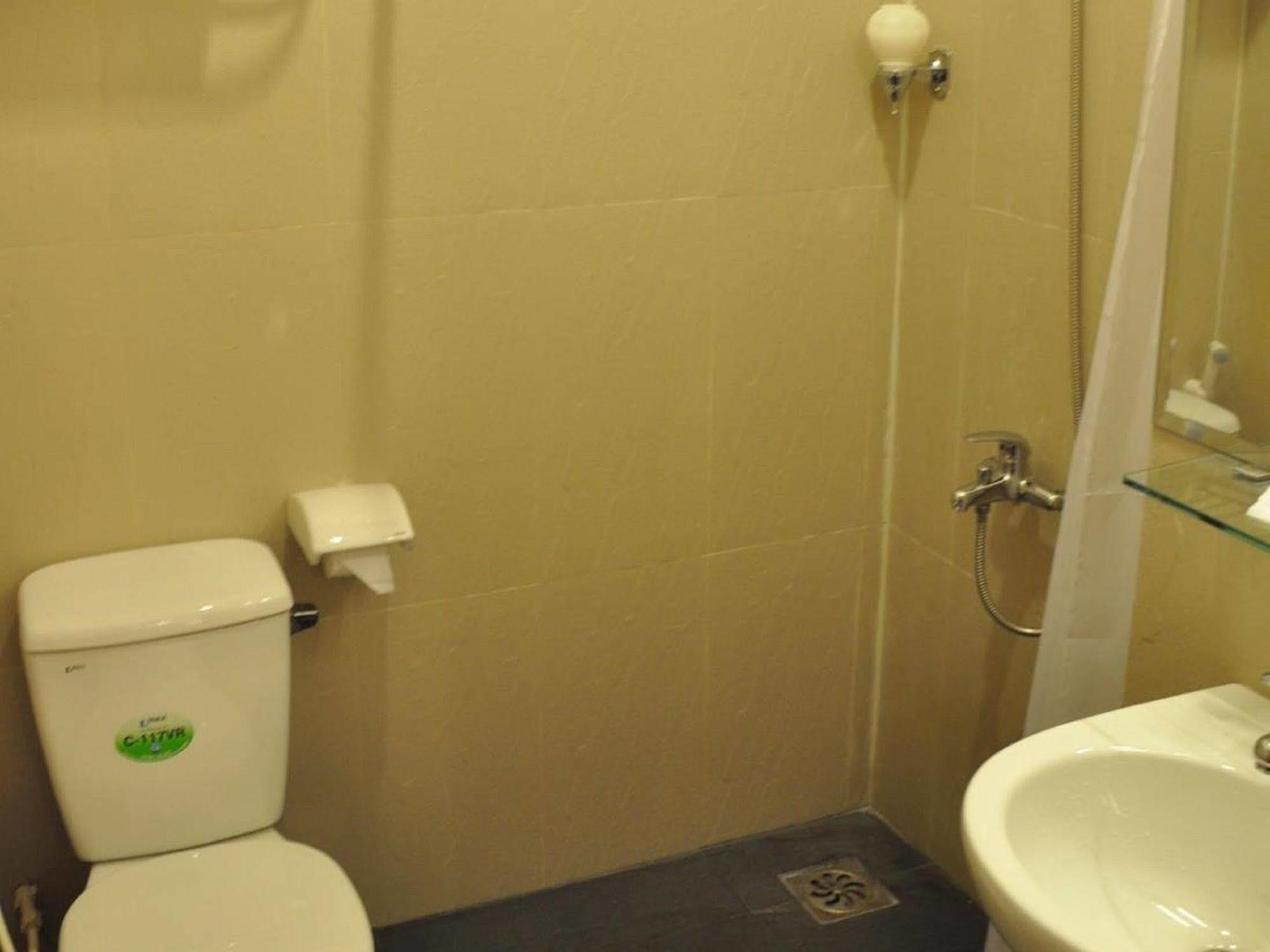 White Lion Hotel Нячанг Екстер'єр фото