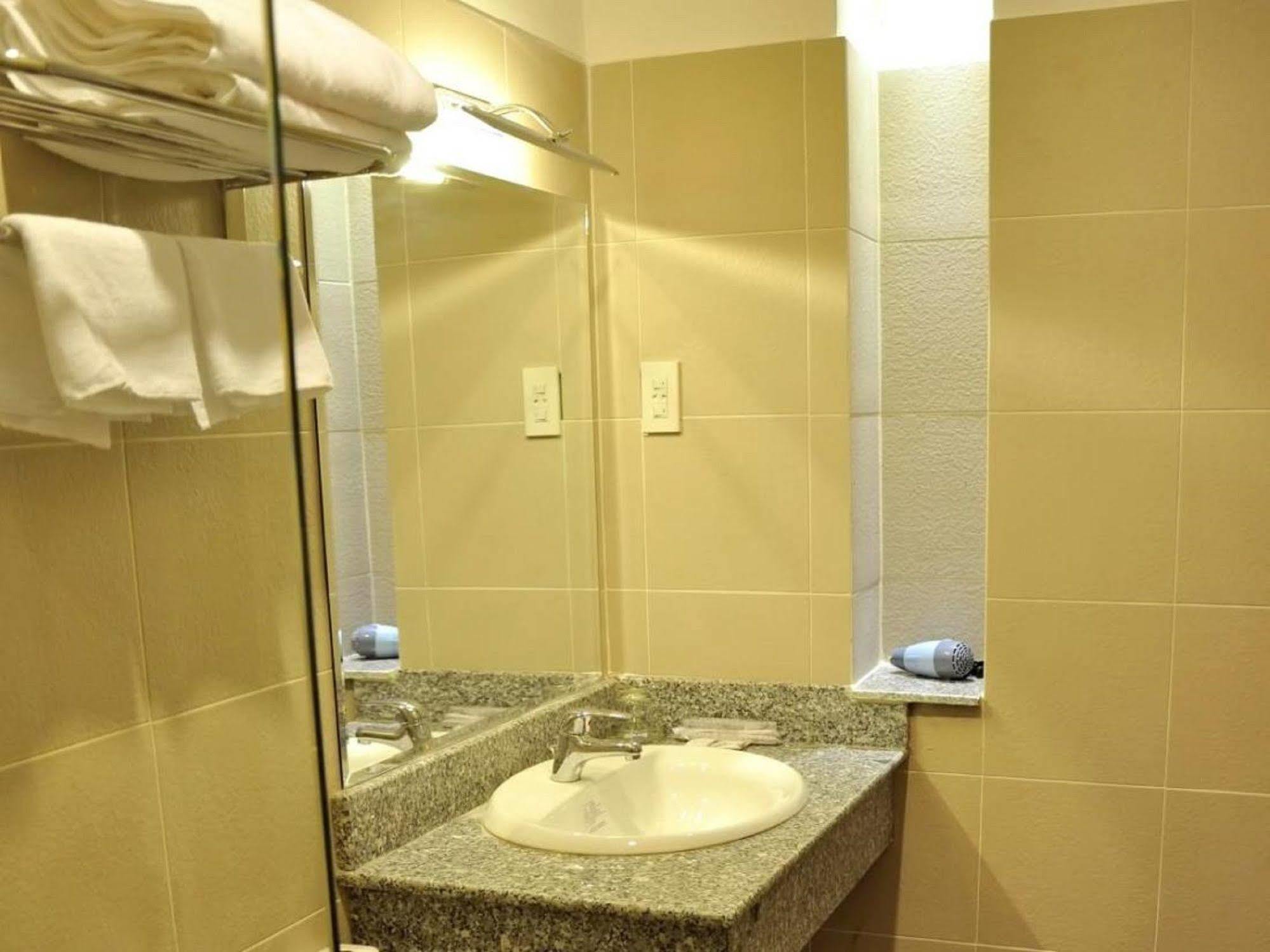 White Lion Hotel Нячанг Екстер'єр фото