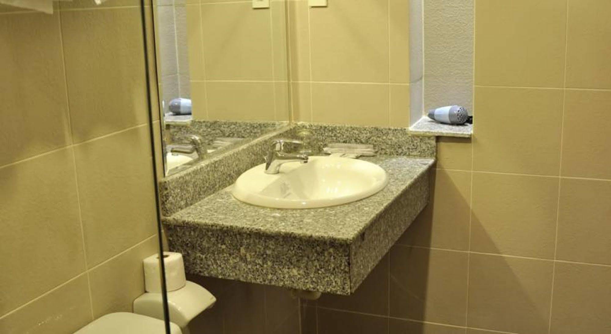 White Lion Hotel Нячанг Екстер'єр фото